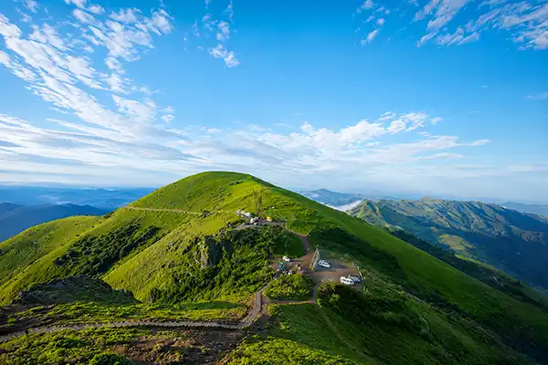 Scaling Mullayanagiri summit paths
